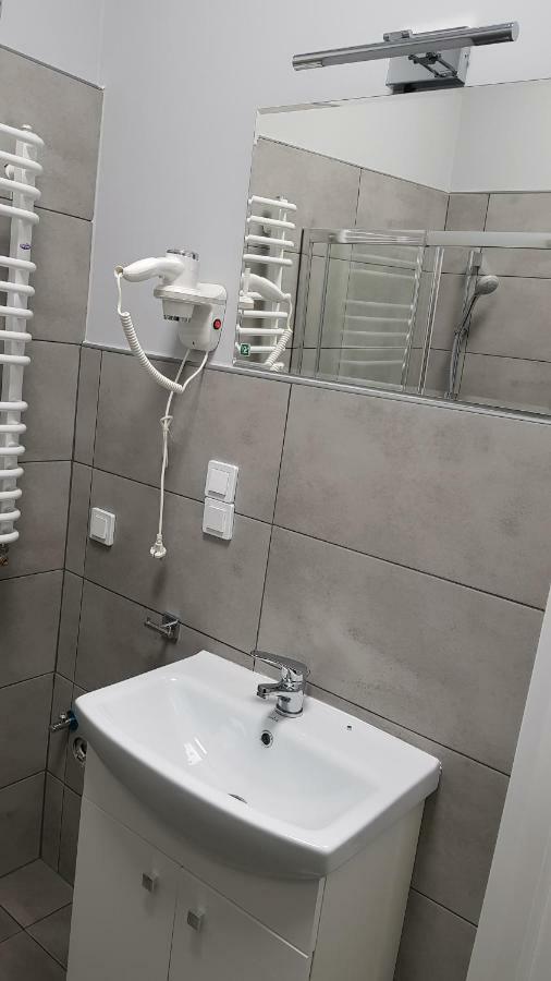 Apartament Nr 15 - 2 Pokoje Z Prywatnymi Lazienkami Centrum 波兹南 外观 照片