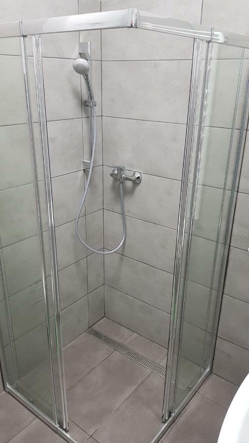Apartament Nr 15 - 2 Pokoje Z Prywatnymi Lazienkami Centrum 波兹南 外观 照片