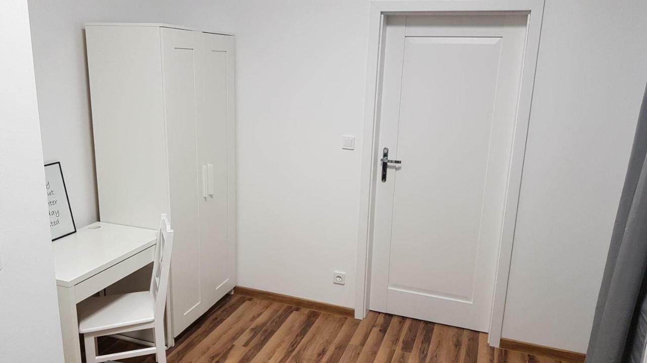 Apartament Nr 15 - 2 Pokoje Z Prywatnymi Lazienkami Centrum 波兹南 外观 照片